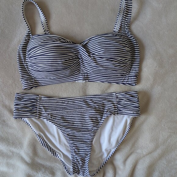 3/$30 Nip tuck striped bikini - Picture 1 of 8
